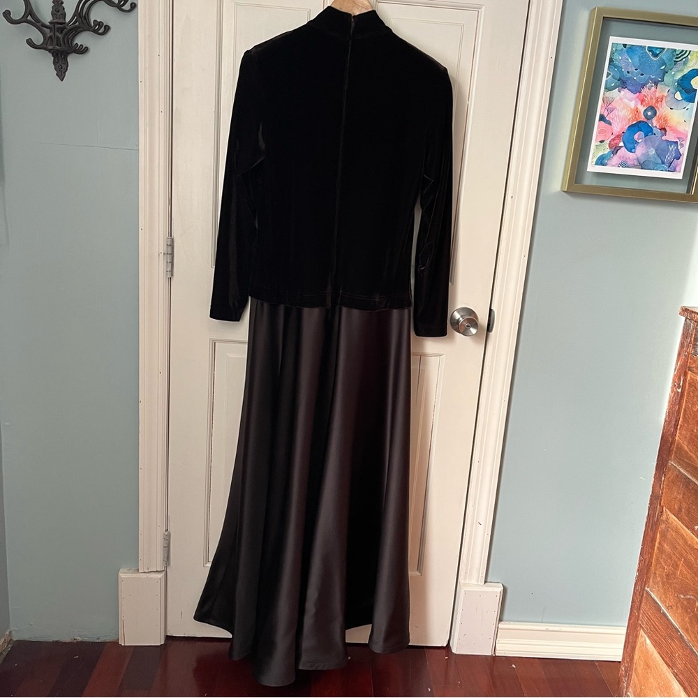 Tadashi Shoji Vintage Velvet Mock Neck Dress Gown 16 Chocolate Brown Black Tie - Picture 9 of 12
